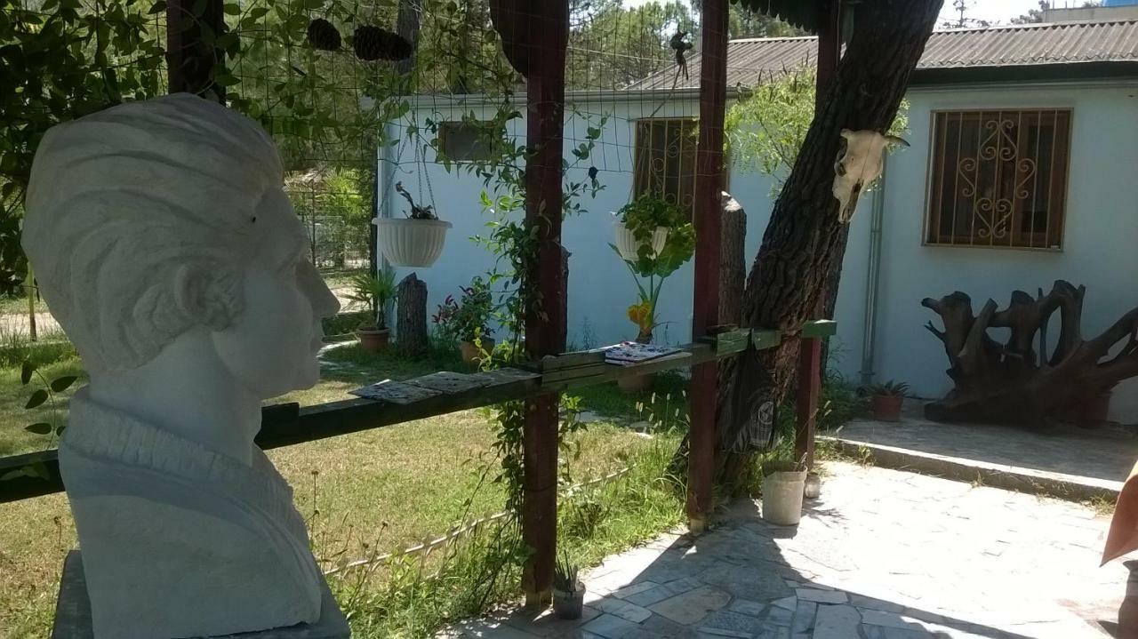 Kolonia E Artistave Velipojë Exterior foto